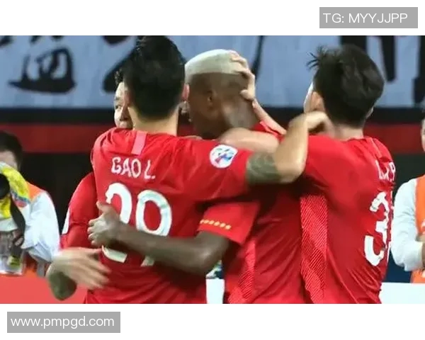 伊蒂哈德与广州恒大激战在即谁能在亚冠赛场上笑到最后